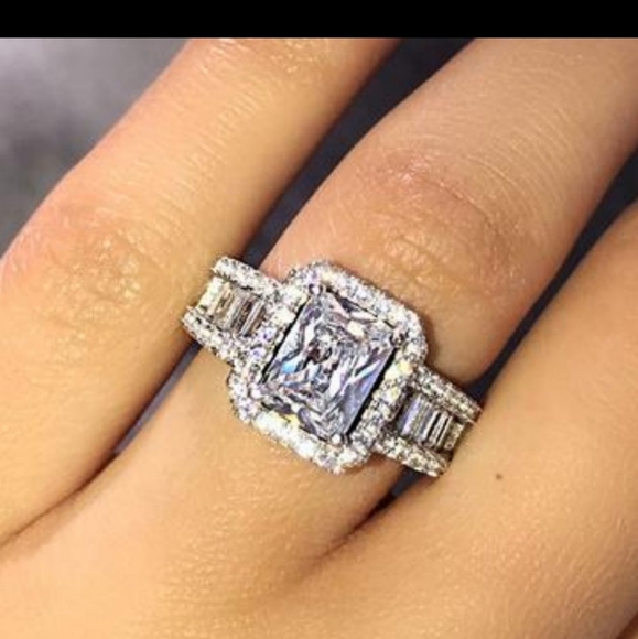18kWhite gold radiant cut SIMULATED DIAMOND